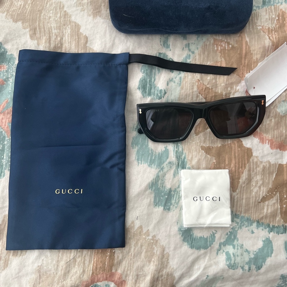 NWT Gucci Sunglasses Black New Style